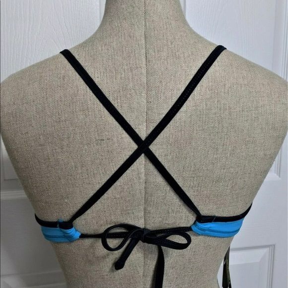NWT Nike Sporty Criss Cross Bikini Top - Picture 4 of 7